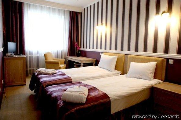 Hotel O Azamat Astana Zimmer foto