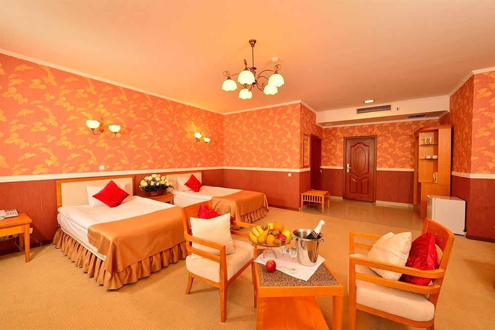 Hotel O Azamat Astana Exterior foto